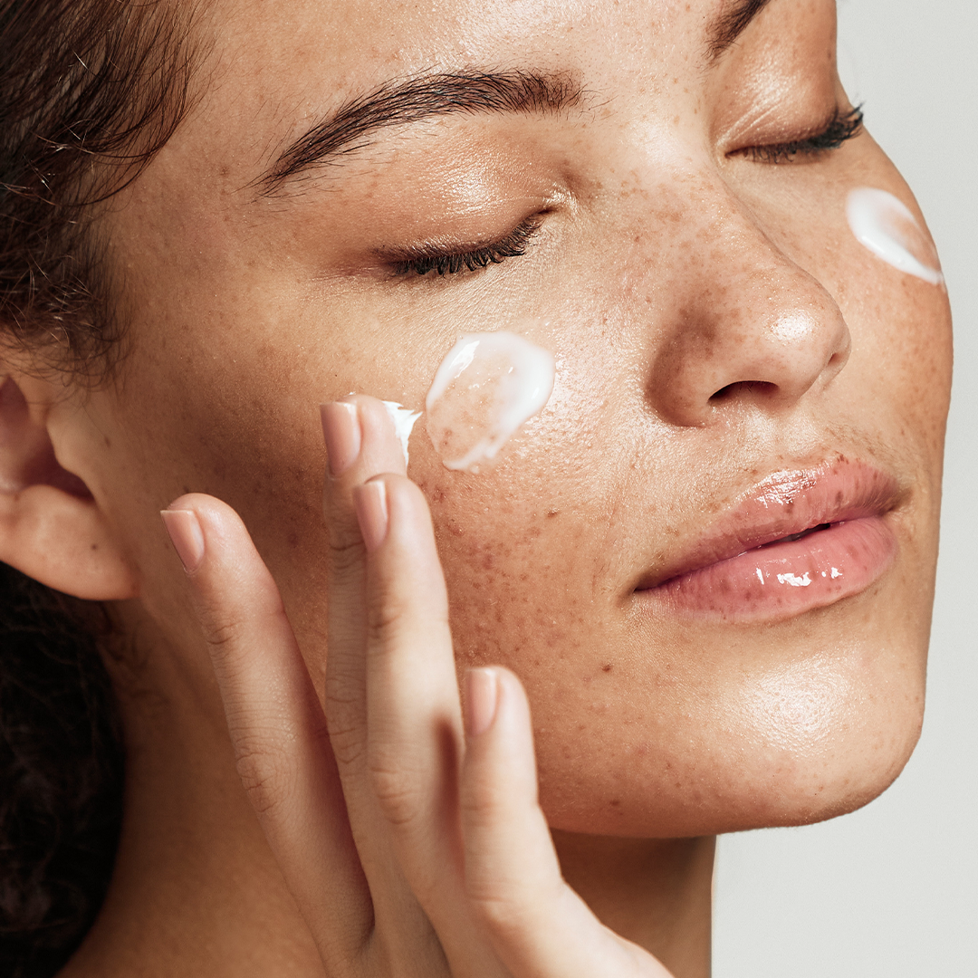 Crema hidratante para pieles mixtas a grasas - Textura ligera - BeautyMix